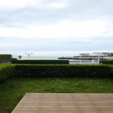 Plage Du Pigeonnier: - Pleine Vue Mer*** Meuble De Tourisme Classe 3 Etoiles*** Apartment Royan
